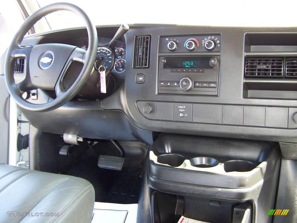 2009 Express 2500 Cargo Van - Summit White / Medium Pewter photo #11