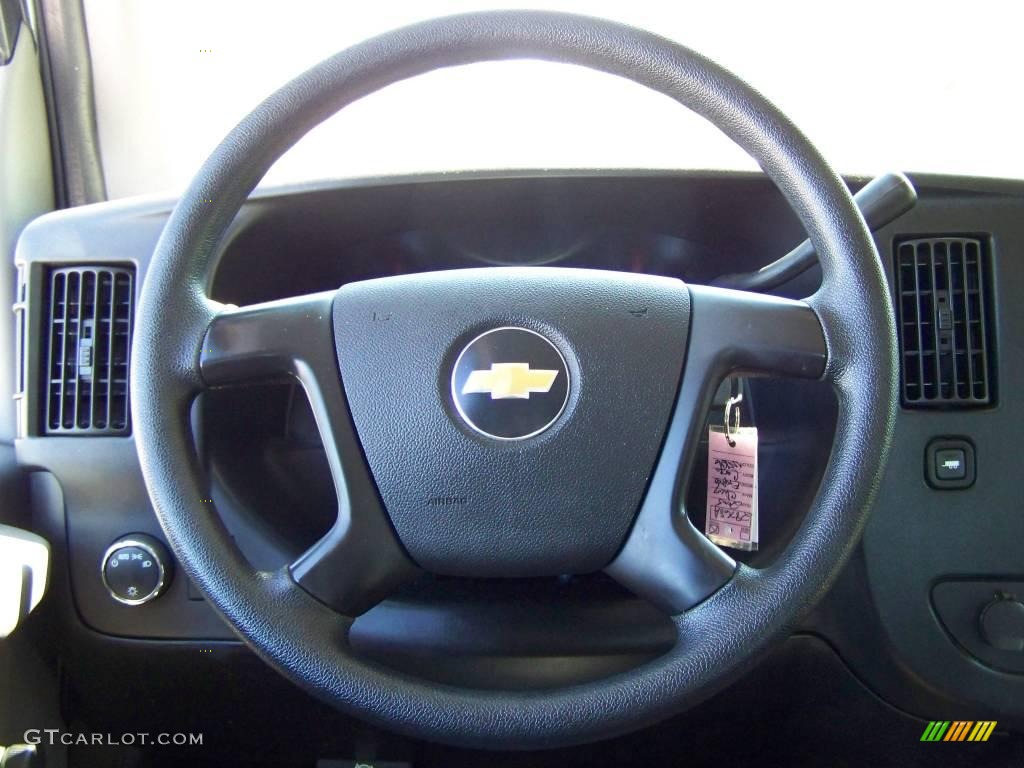 2009 Express 2500 Cargo Van - Summit White / Medium Pewter photo #14