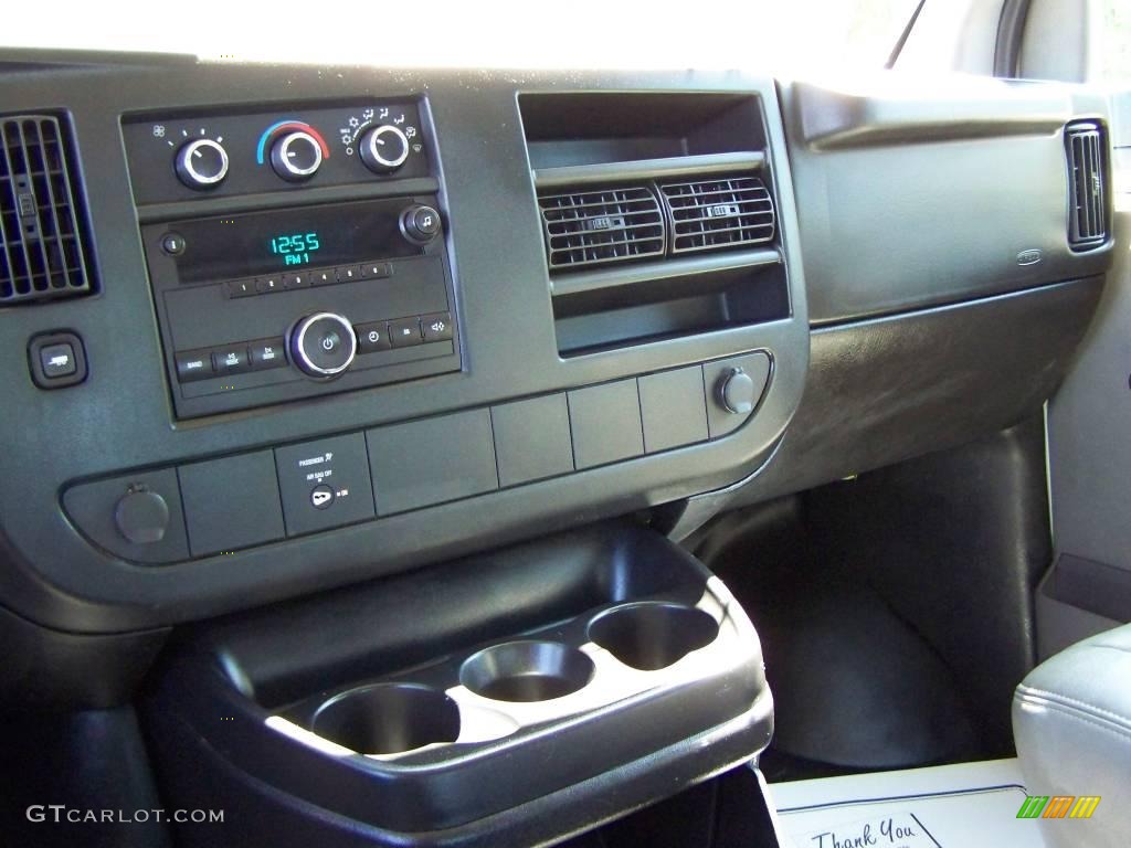 2009 Express 2500 Cargo Van - Summit White / Medium Pewter photo #15