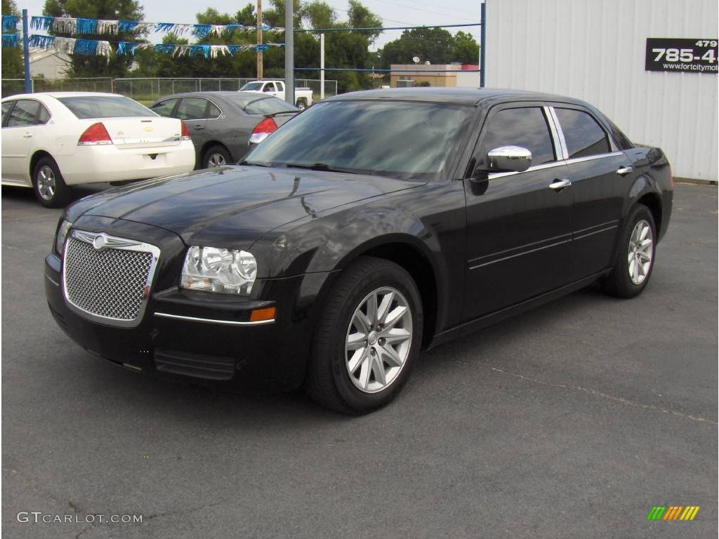 Brilliant Black Crystal Pearl Chrysler 300