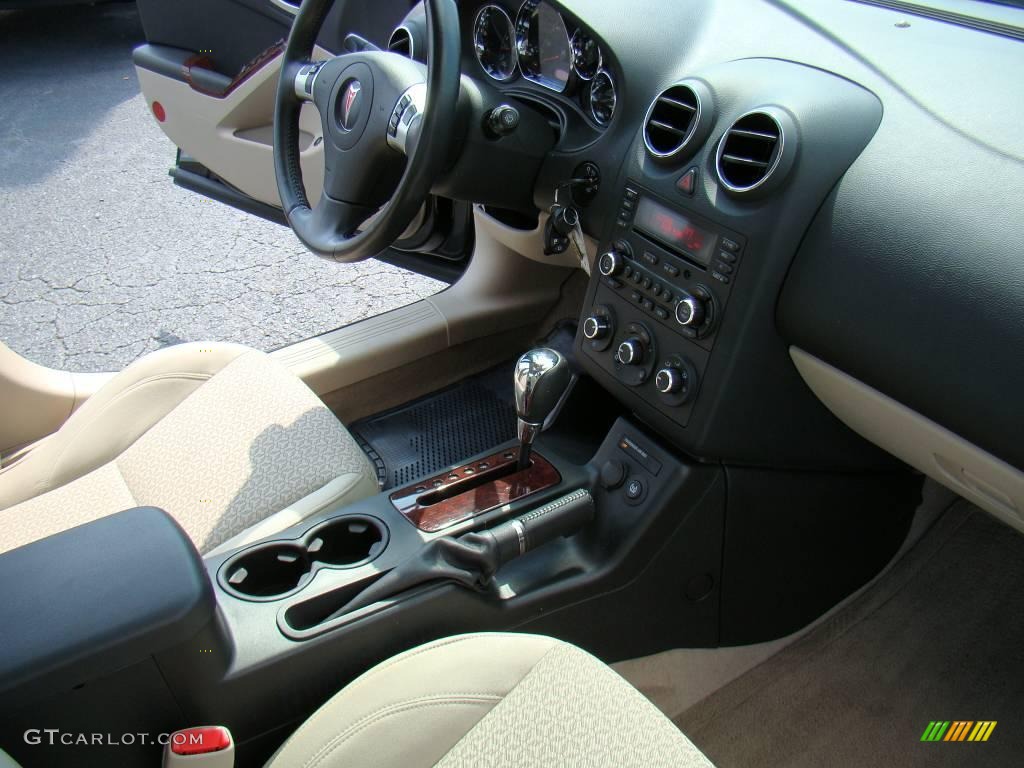 2009 G6 V6 Sedan - Carbon Black Metallic / Light Taupe photo #12