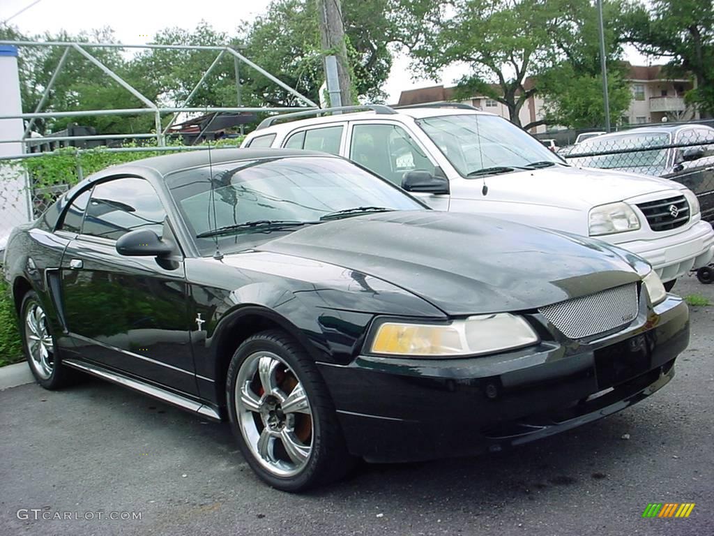 2000 Mustang V6 Coupe - Black / Dark Charcoal photo #1