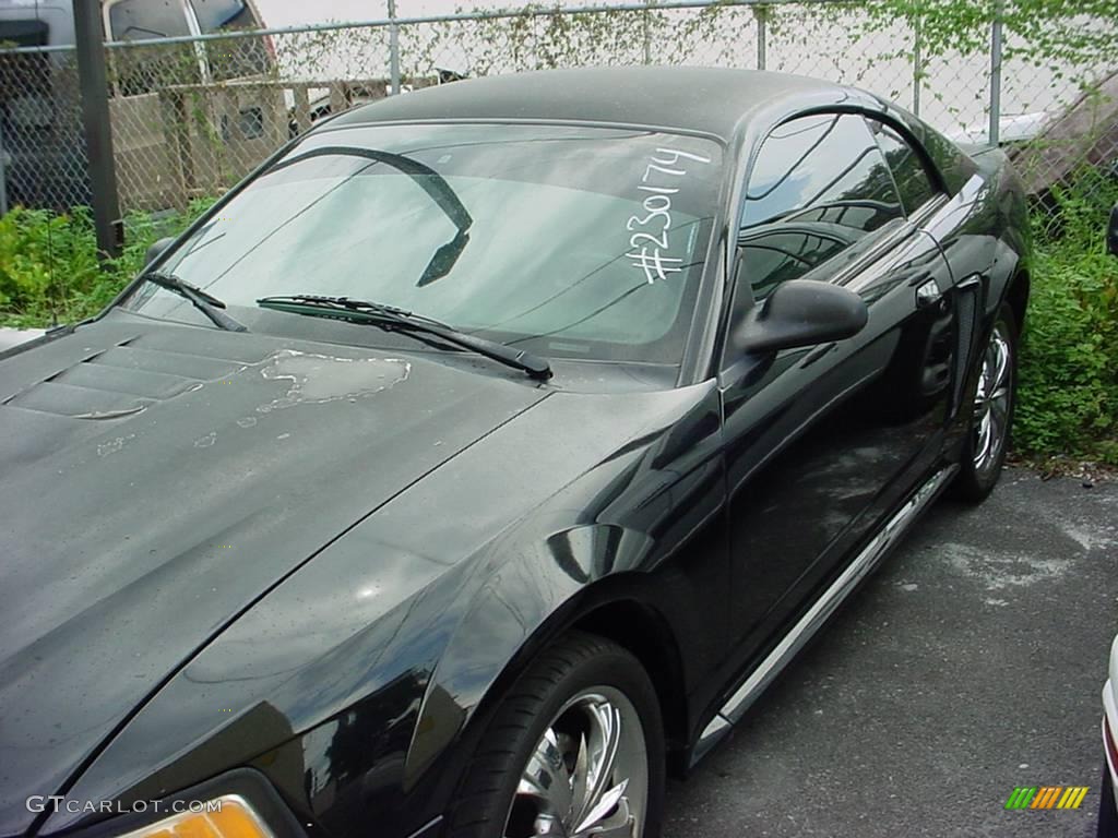 2000 Mustang V6 Coupe - Black / Dark Charcoal photo #6