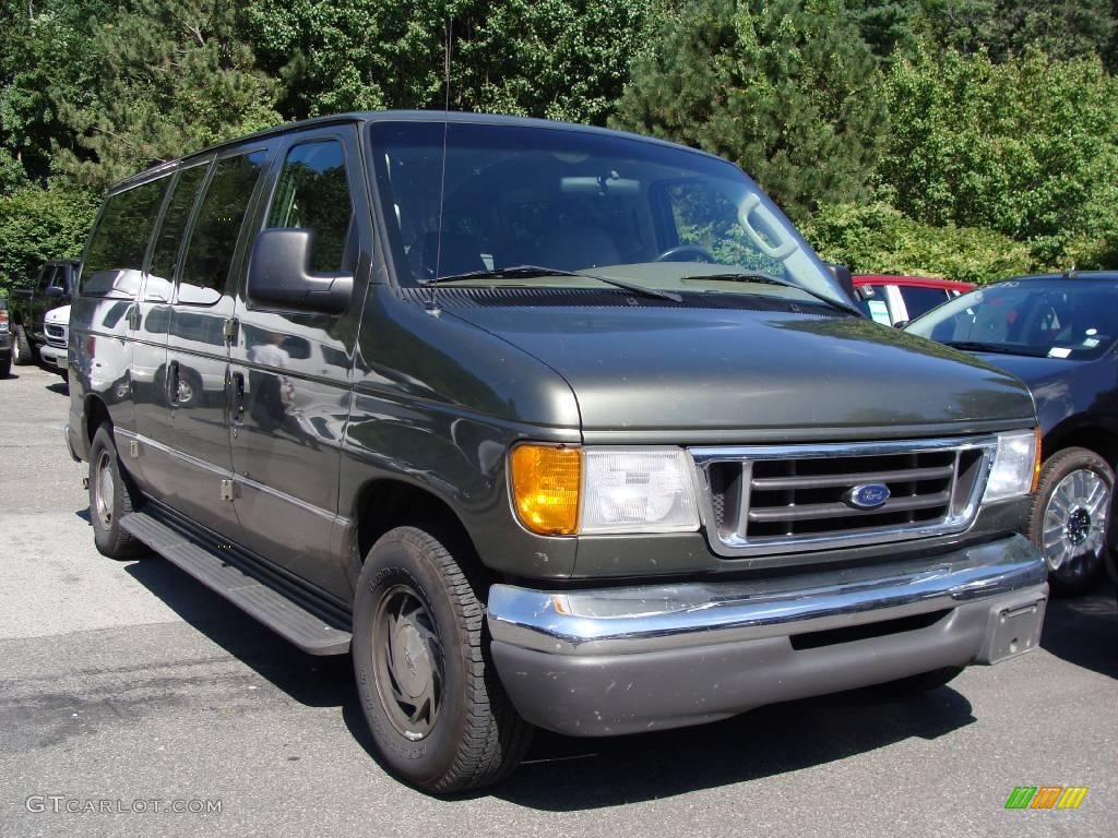 2003 E Series Van E150 Passenger - Estate Green Metallic / Medium Pebble photo #2