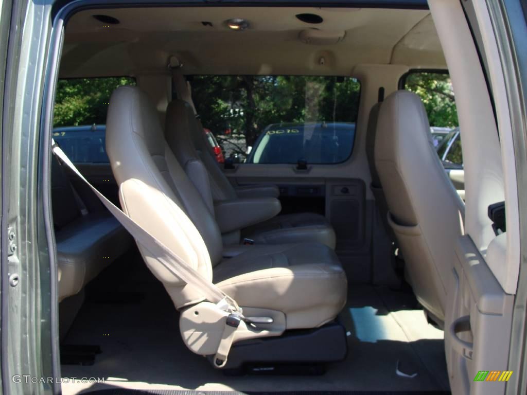 2003 E Series Van E150 Passenger - Estate Green Metallic / Medium Pebble photo #13