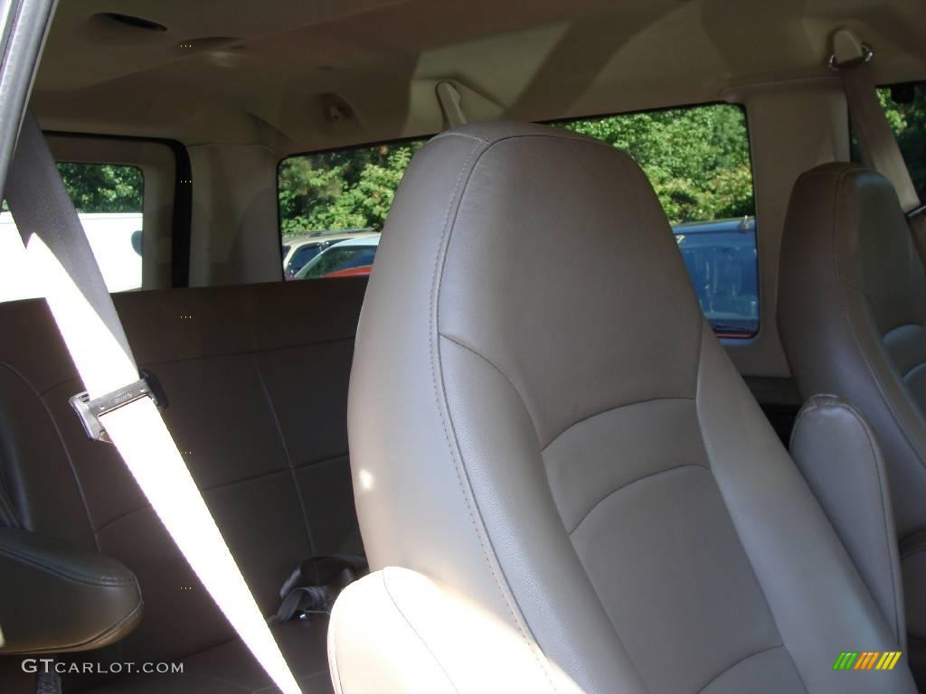 2003 E Series Van E150 Passenger - Estate Green Metallic / Medium Pebble photo #14