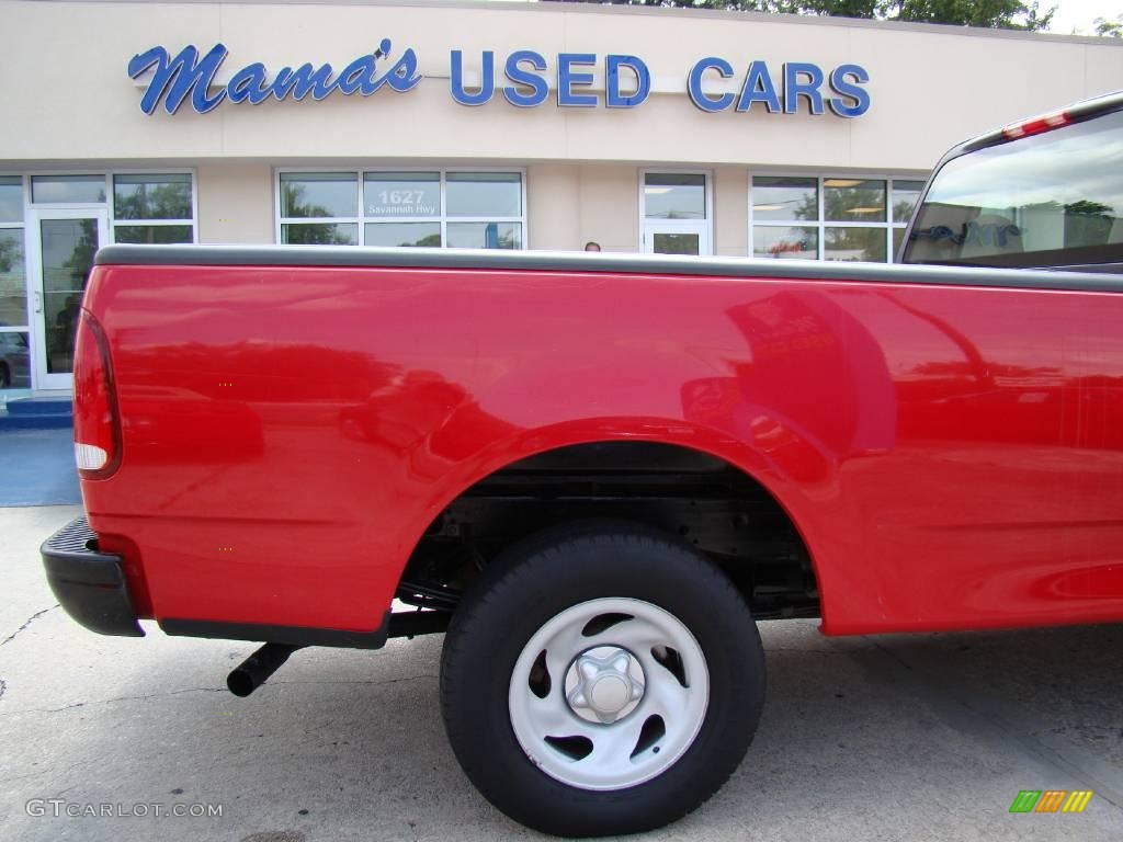 2004 F150 XL Heritage Regular Cab - Bright Red / Tan photo #24