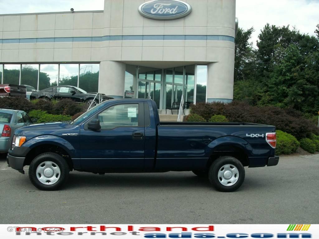 2009 F150 XL Regular Cab 4x4 - Dark Blue Pearl Metallic / Stone/Medium Stone photo #1