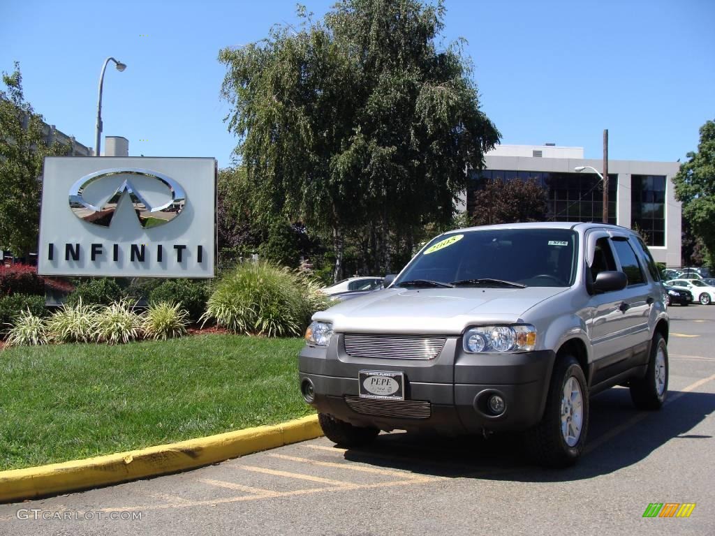 2005 Escape XLT 4WD - Silver Metallic / Medium/Dark Flint Grey photo #1