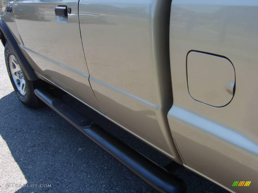 1999 B-Series Truck B3000 SE Extended Cab 4x4 - Harvest Gold Metallic / Tan photo #19