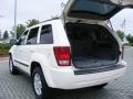 Stone White - Grand Cherokee Laredo Photo No. 16