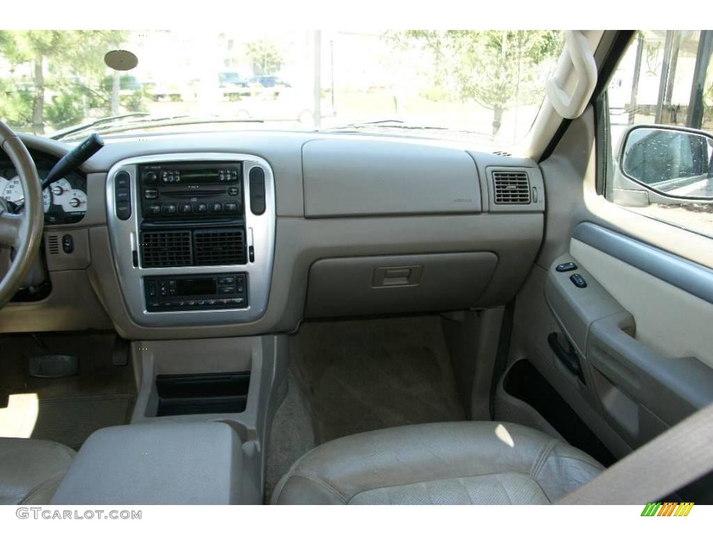 2004 Mountaineer Convenience AWD - Light French Silk Metallic / Medium Dark Parchment photo #17