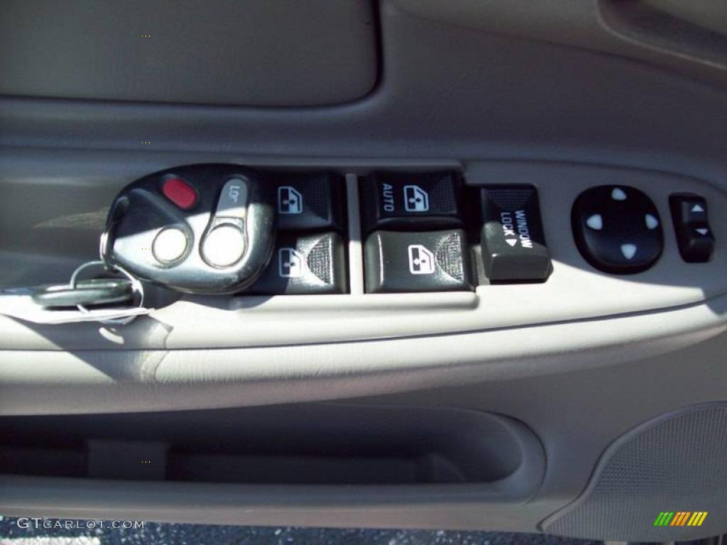 2005 Impala LS - Medium Gray Metallic / Medium Gray photo #16