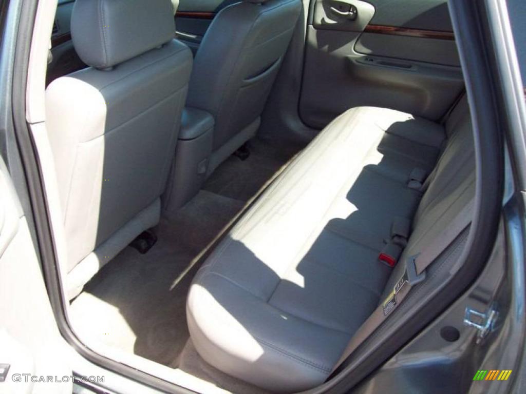 2005 Impala LS - Medium Gray Metallic / Medium Gray photo #27