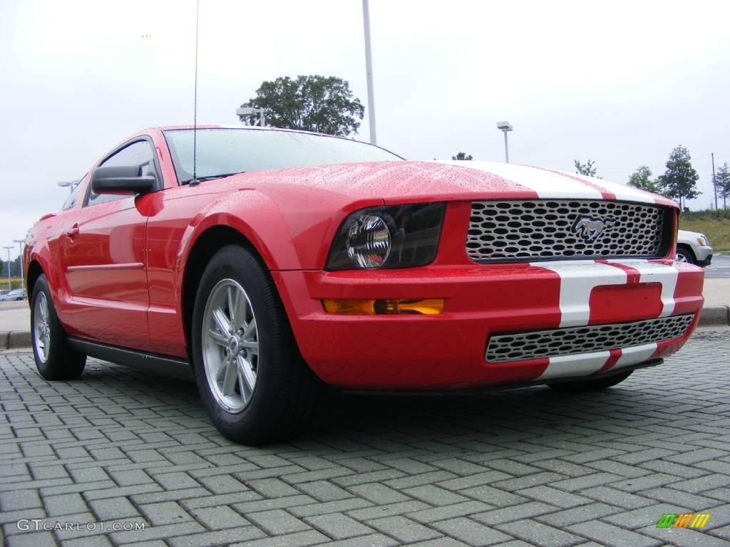 2006 Mustang V6 Deluxe Coupe - Torch Red / Light Parchment photo #7