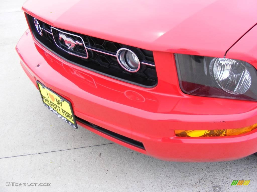 2006 Mustang V6 Premium Convertible - Torch Red / Dark Charcoal photo #12