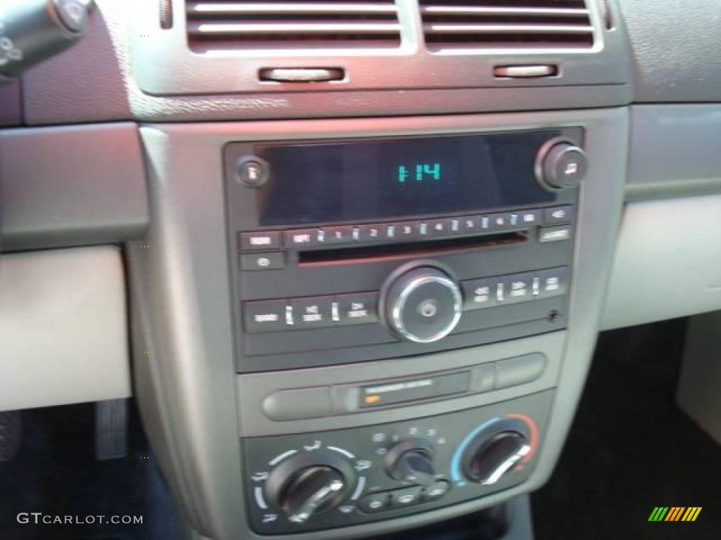 2007 Cobalt LS Coupe - Ultra Silver Metallic / Gray photo #18