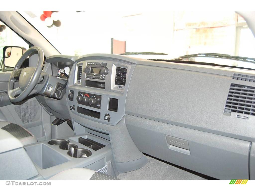 2006 Ram 1500 Sport Quad Cab 4x4 - Brilliant Black Crystal Pearl / Medium Slate Gray photo #14