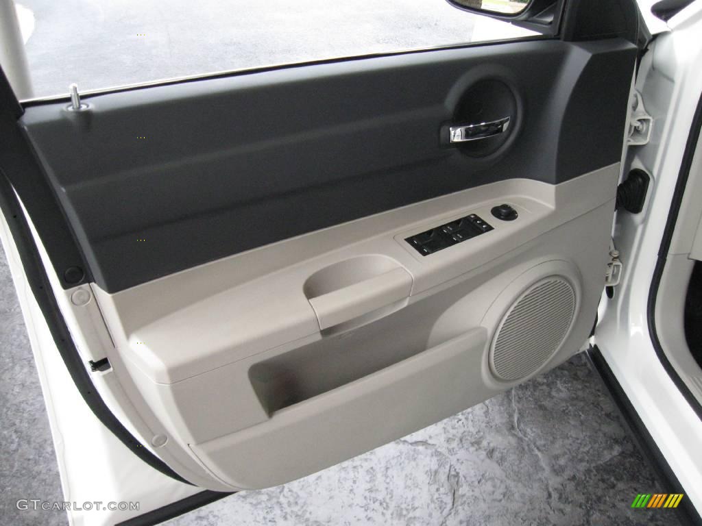 2007 Charger R/T - Stone White / Dark Slate Gray photo #13