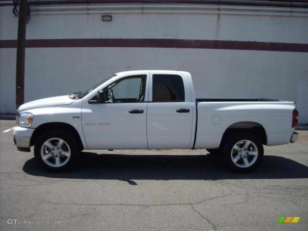 2007 Ram 1500 SLT Quad Cab 4x4 - Bright White / Medium Slate Gray photo #2