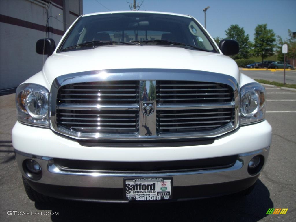 2007 Ram 1500 SLT Quad Cab 4x4 - Bright White / Medium Slate Gray photo #8