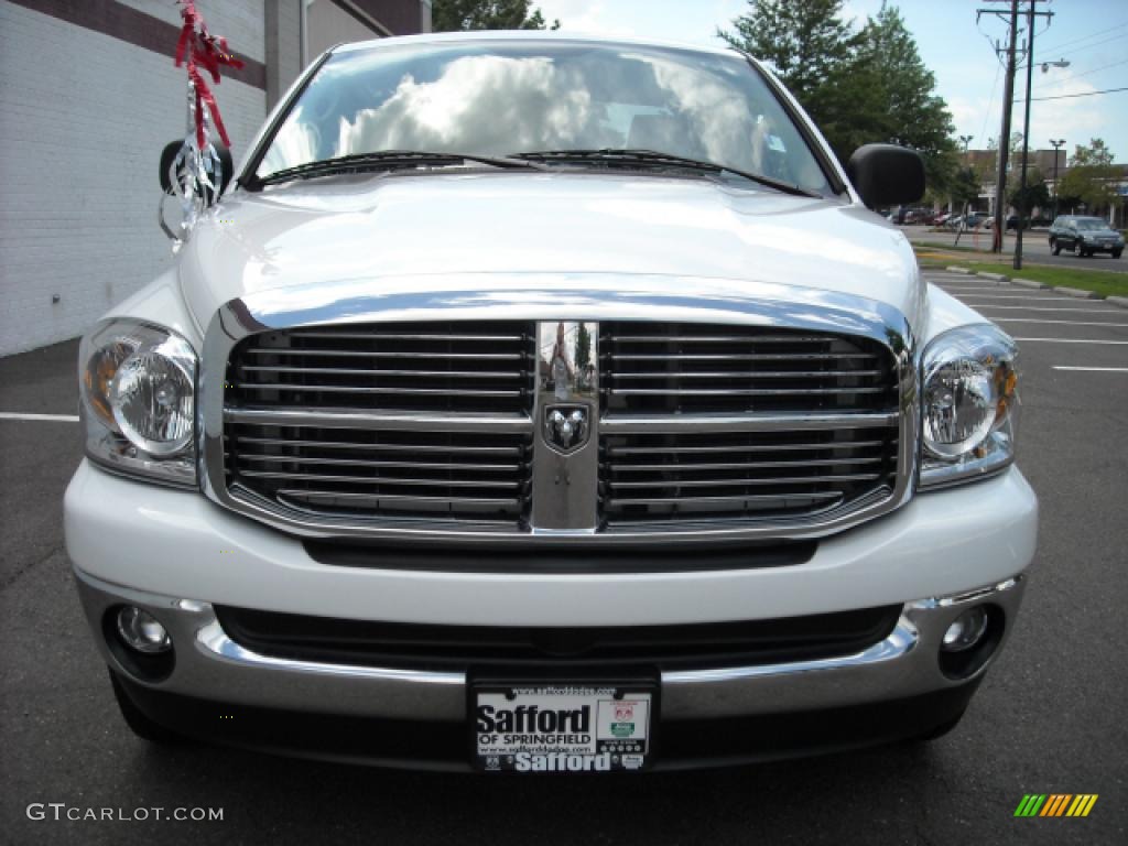 2008 Ram 1500 Big Horn Edition Quad Cab 4x4 - Bright White / Medium Slate Gray photo #7