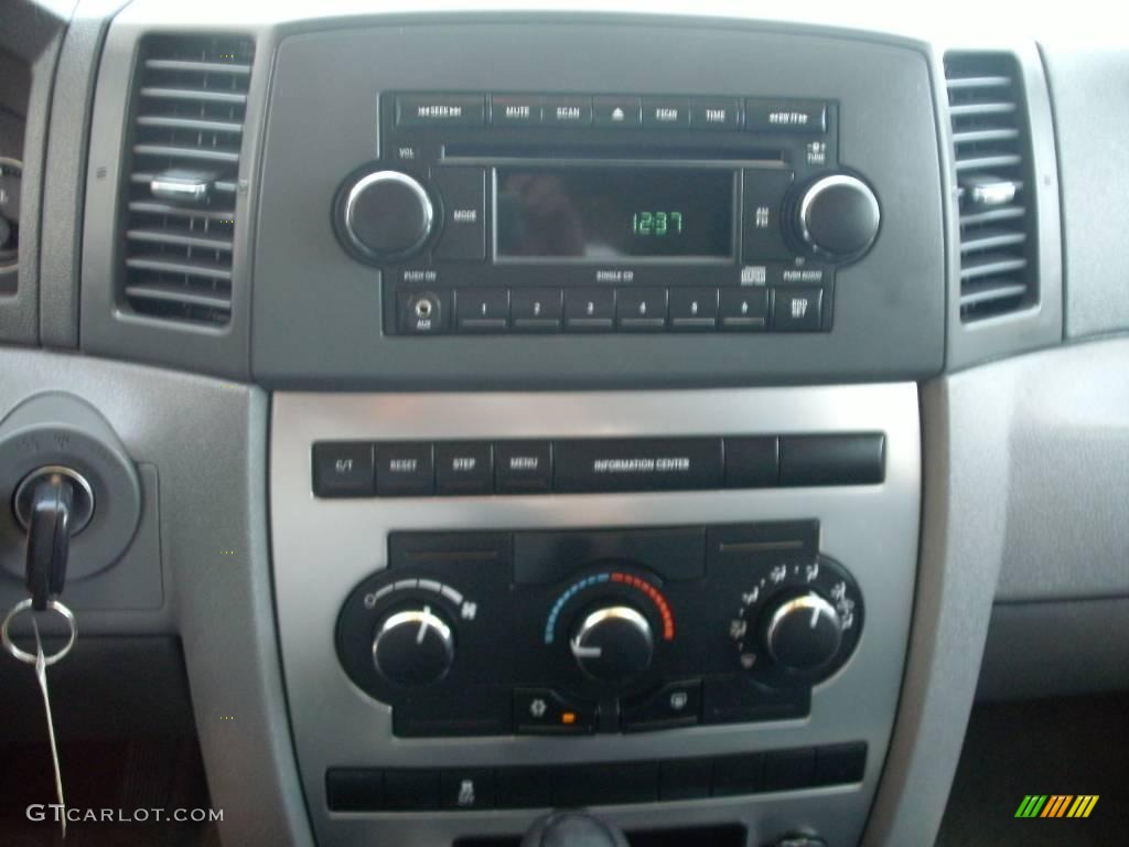 2007 Grand Cherokee Laredo 4x4 - Bright Silver Metallic / Medium Slate Gray photo #21