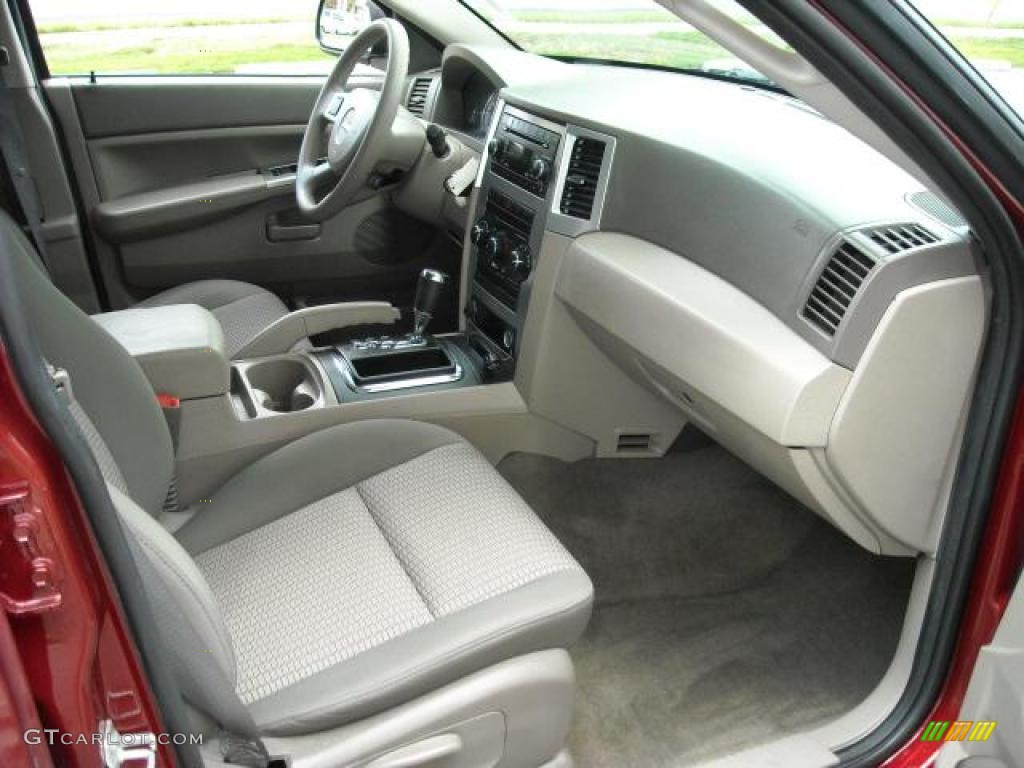 2008 Grand Cherokee Laredo 4x4 - Red Rock Crystal Pearl / Dark Slate Gray/Light Graystone photo #13