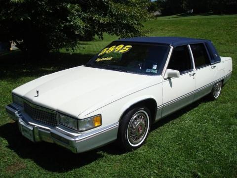 1990 Cadillac Fleetwood Sedan Data, Info and Specs