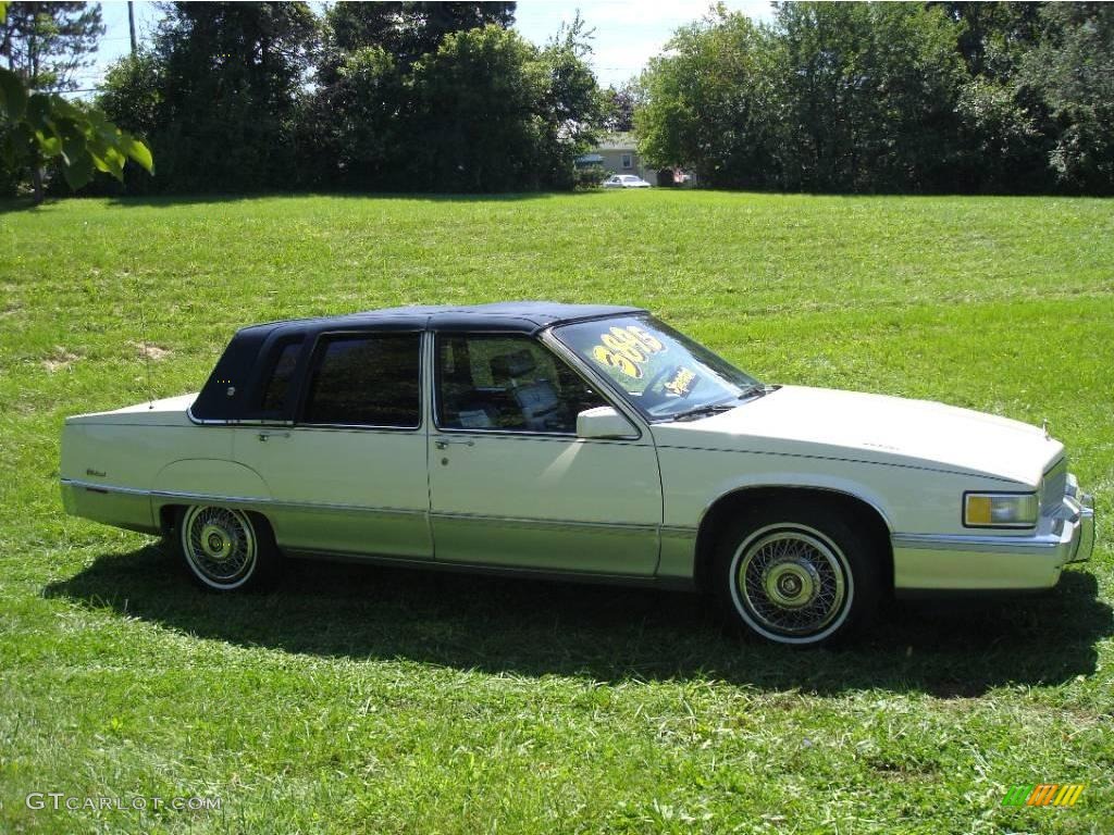 1990 Fleetwood Sedan - White / Blue photo #6