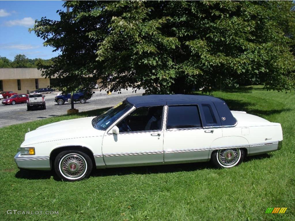 1990 Fleetwood Sedan - White / Blue photo #10
