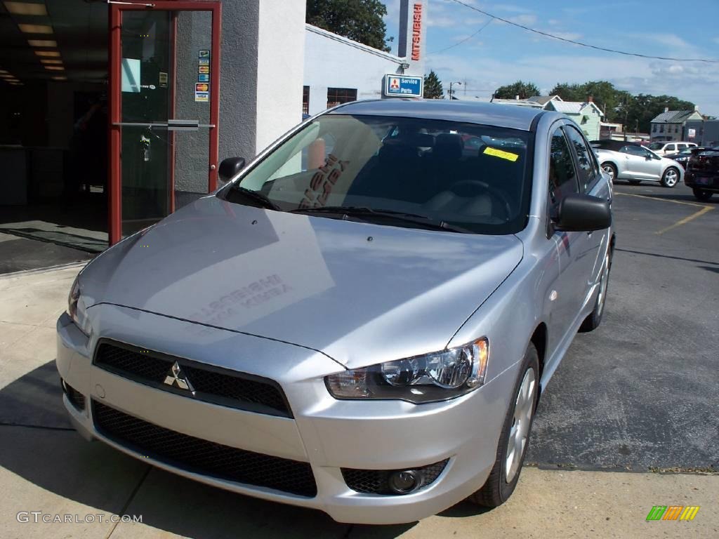 2010 Lancer DE - Apex Silver Metallic / Black photo #1