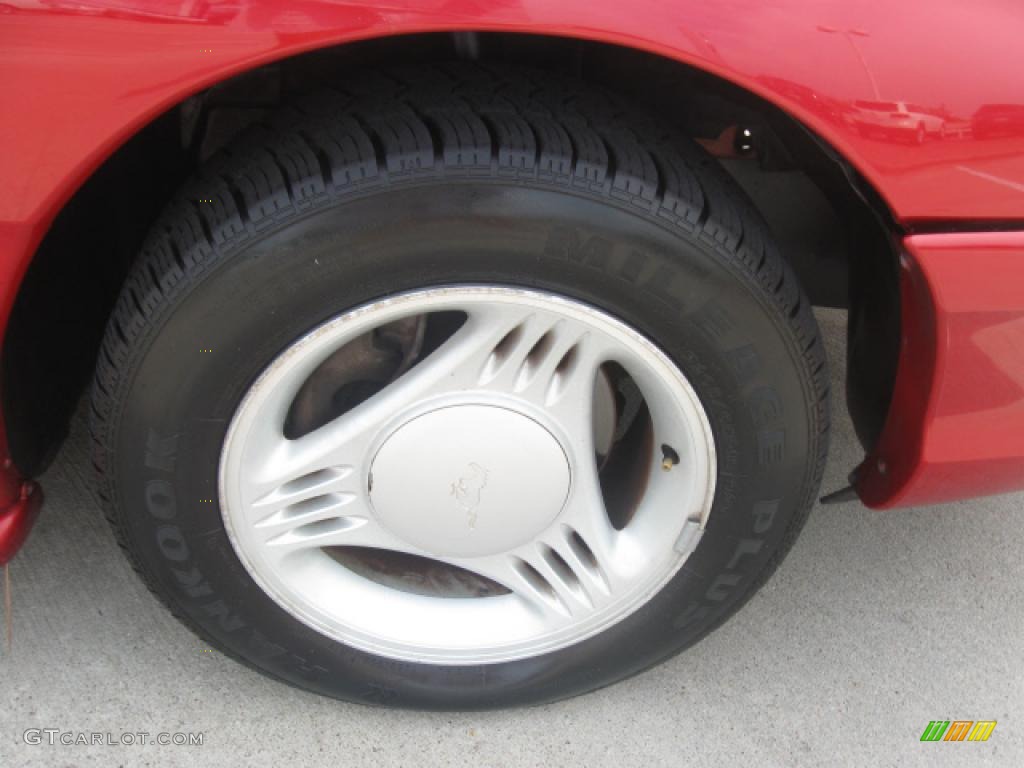 1995 Mustang V6 Coupe - Laser Red Metallic / Gray photo #2