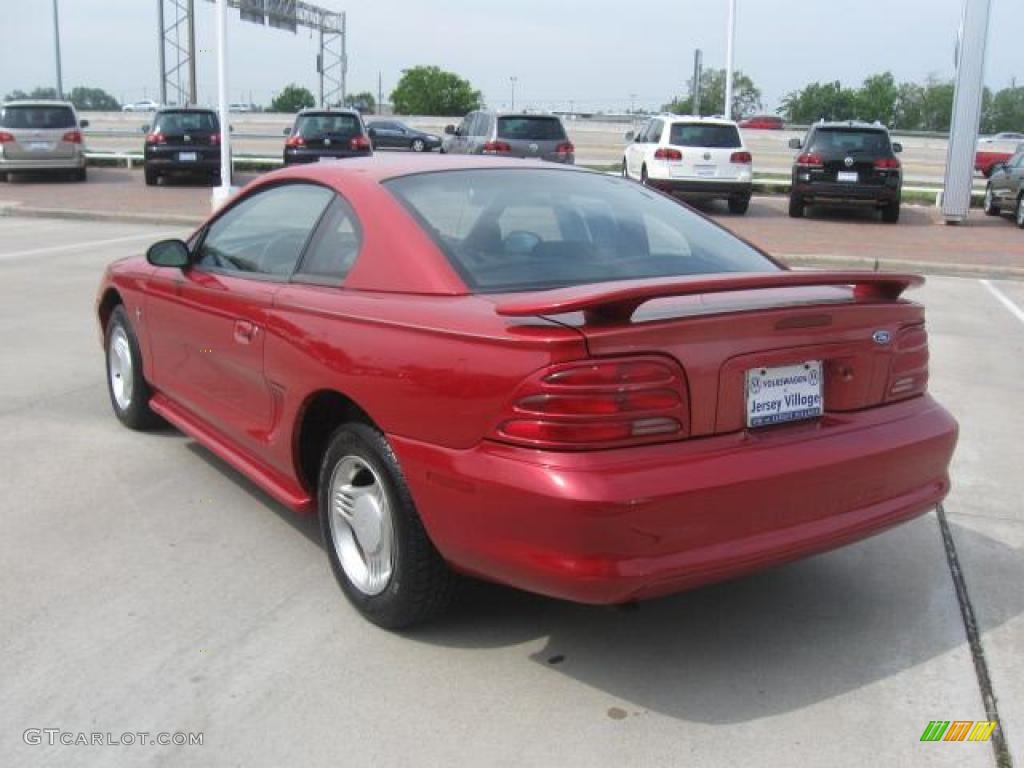 1995 Mustang V6 Coupe - Laser Red Metallic / Gray photo #9