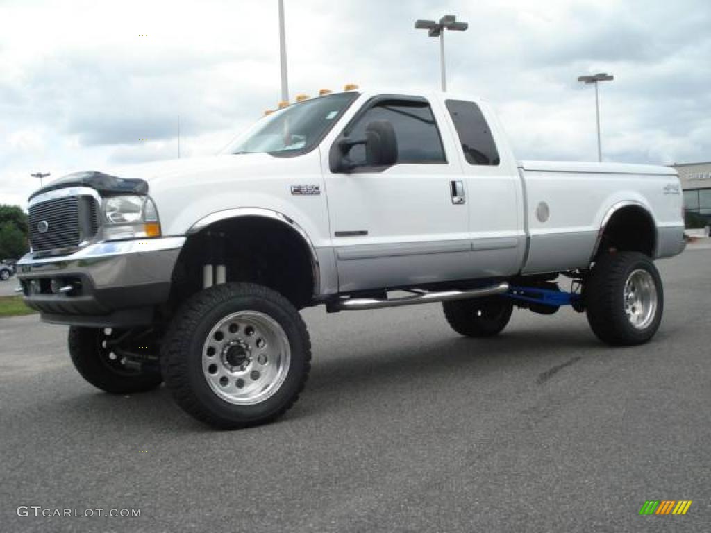 2002 F350 Super Duty Lariat SuperCab 4x4 - Oxford White / Medium Flint photo #2