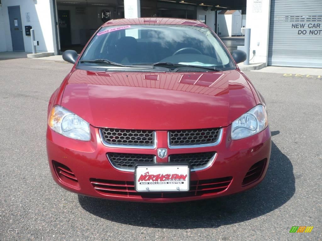 2004 Stratus SE Sedan - Inferno Red Pearlcoat / Dark Slate Gray photo #2