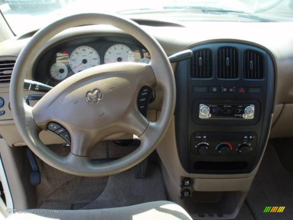 2001 Caravan SE - Stone White / Taupe photo #2