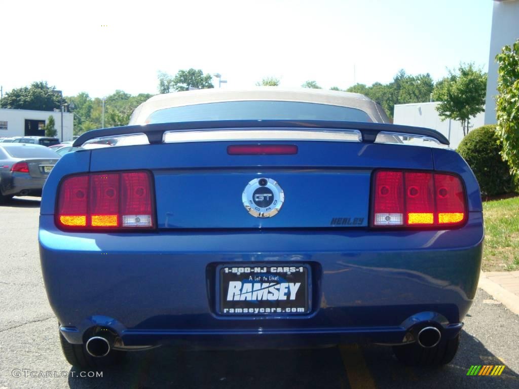 2006 Mustang GT Deluxe Convertible - Vista Blue Metallic / Dark Charcoal photo #26