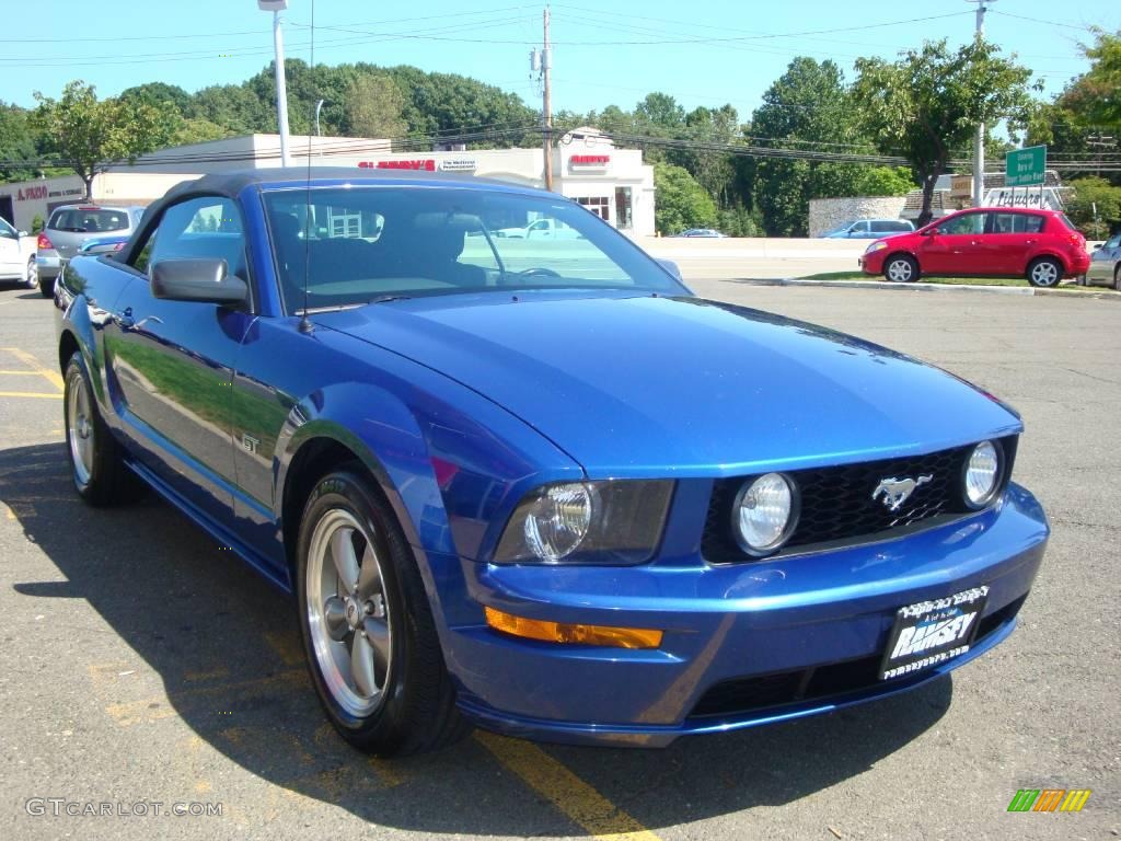 2006 Mustang GT Deluxe Convertible - Vista Blue Metallic / Dark Charcoal photo #33