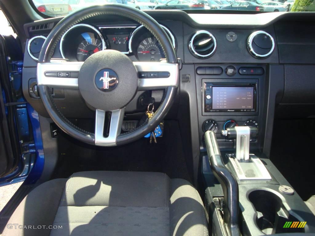 2006 Mustang GT Deluxe Convertible - Vista Blue Metallic / Dark Charcoal photo #51