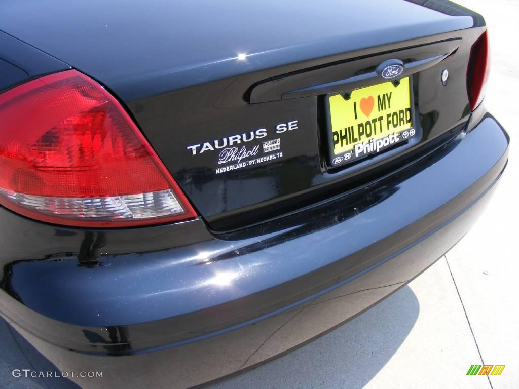 2005 Taurus SE - Black / Medium/Dark Flint photo #16