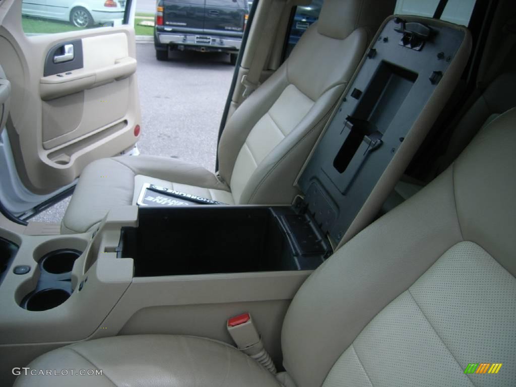 2003 Expedition Eddie Bauer 4x4 - Oxford White / Medium Parchment photo #23