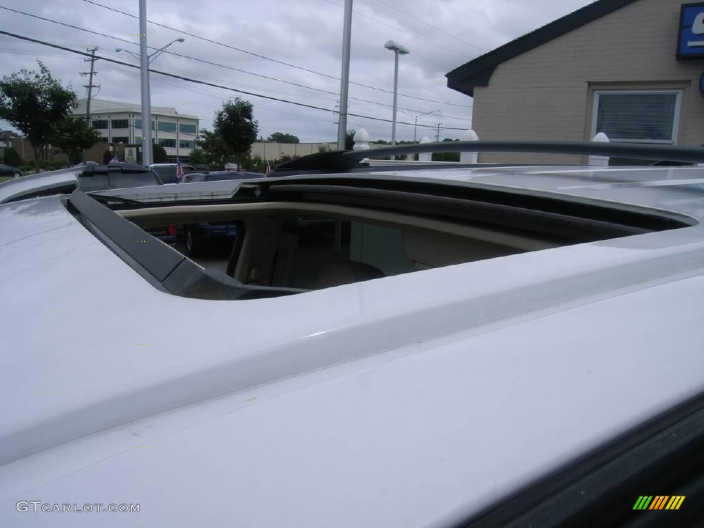 2003 Expedition Eddie Bauer 4x4 - Oxford White / Medium Parchment photo #30