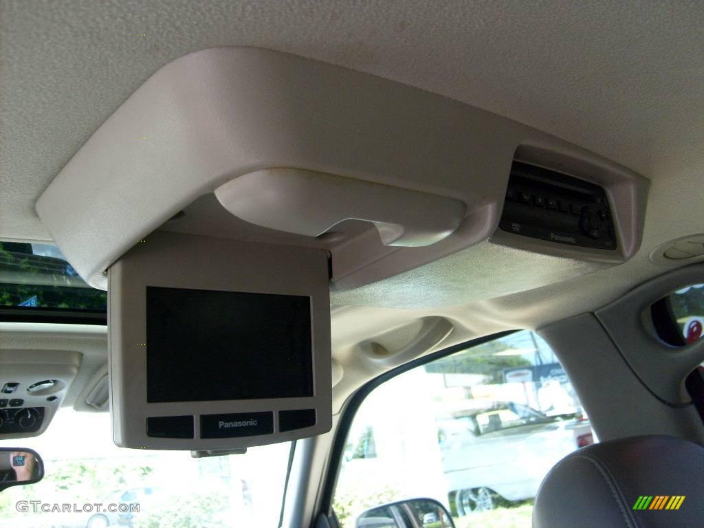 2004 Yukon Denali AWD - Silver Birch Metallic / Sandstone photo #11
