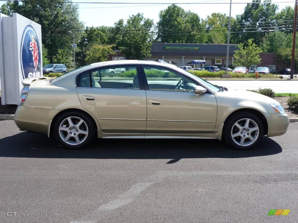 2004 Altima 3.5 SE - Velvet Beige / Blond photo #5