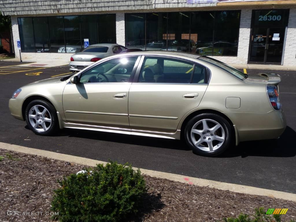 2004 Altima 3.5 SE - Velvet Beige / Blond photo #8