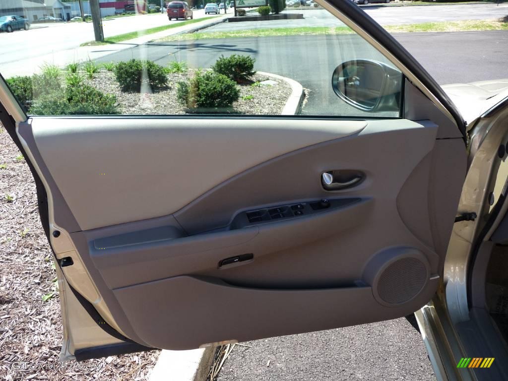 2004 Altima 3.5 SE - Velvet Beige / Blond photo #9