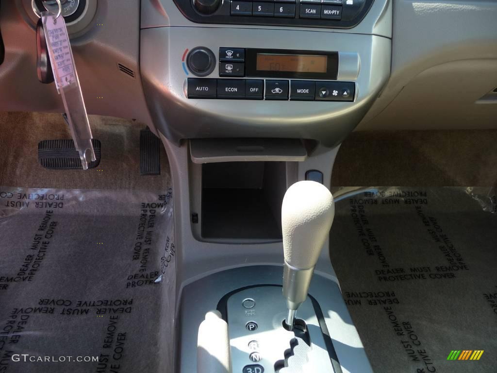 2004 Altima 3.5 SE - Velvet Beige / Blond photo #15