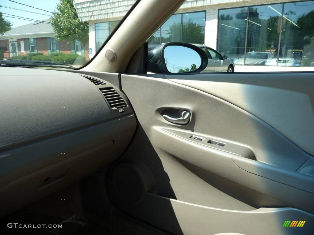 2004 Altima 3.5 SE - Velvet Beige / Blond photo #18
