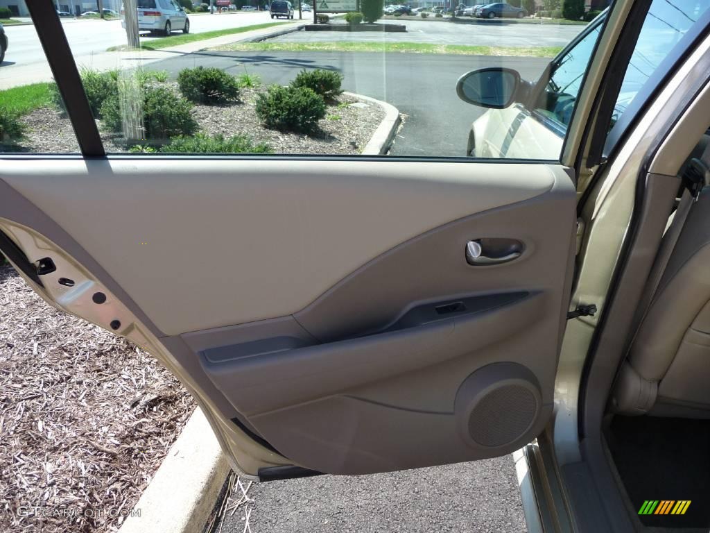 2004 Altima 3.5 SE - Velvet Beige / Blond photo #19